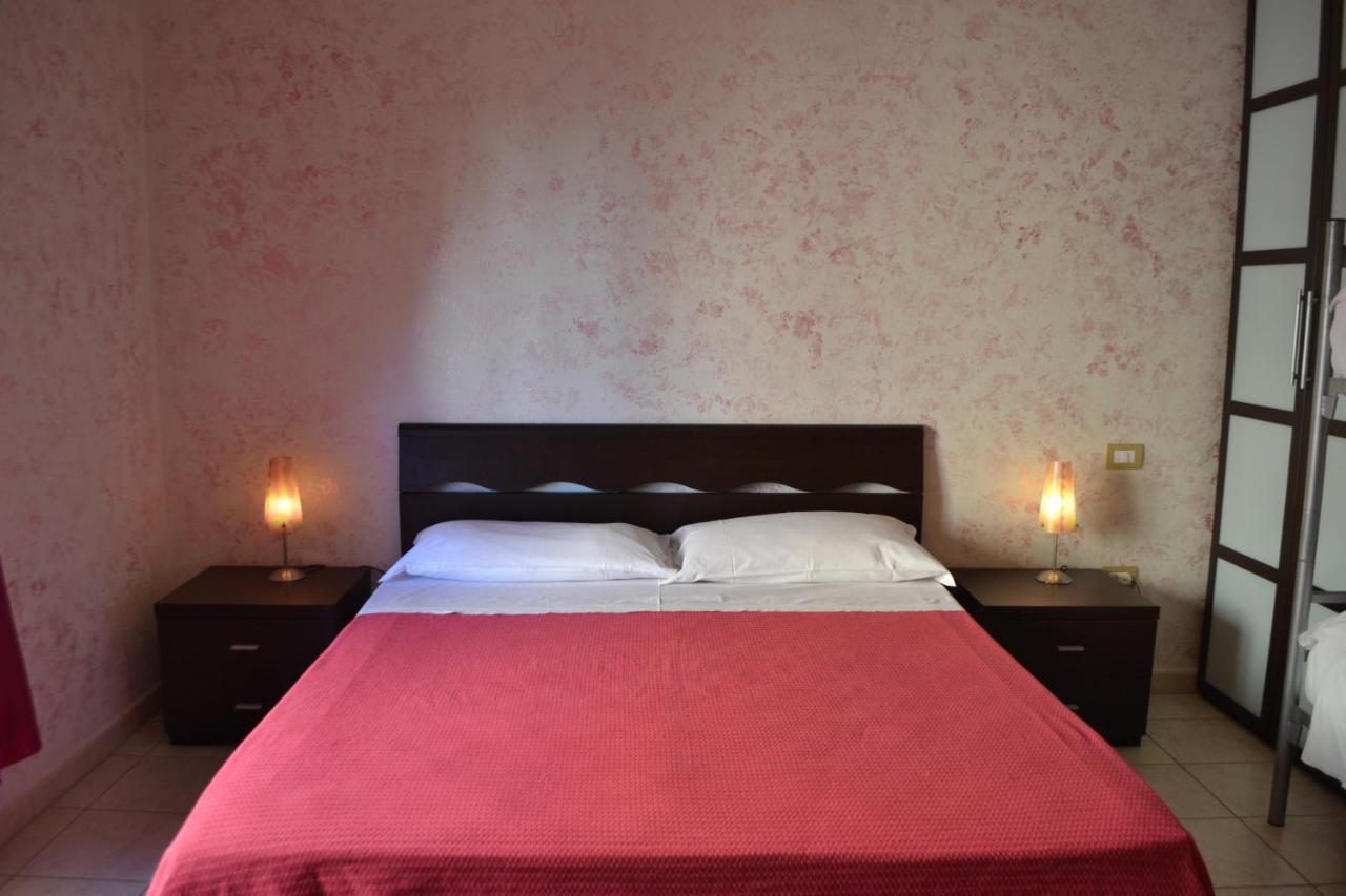 ラ・カレッタ Sa Marina Bed & Breakfast エクステリア 写真
