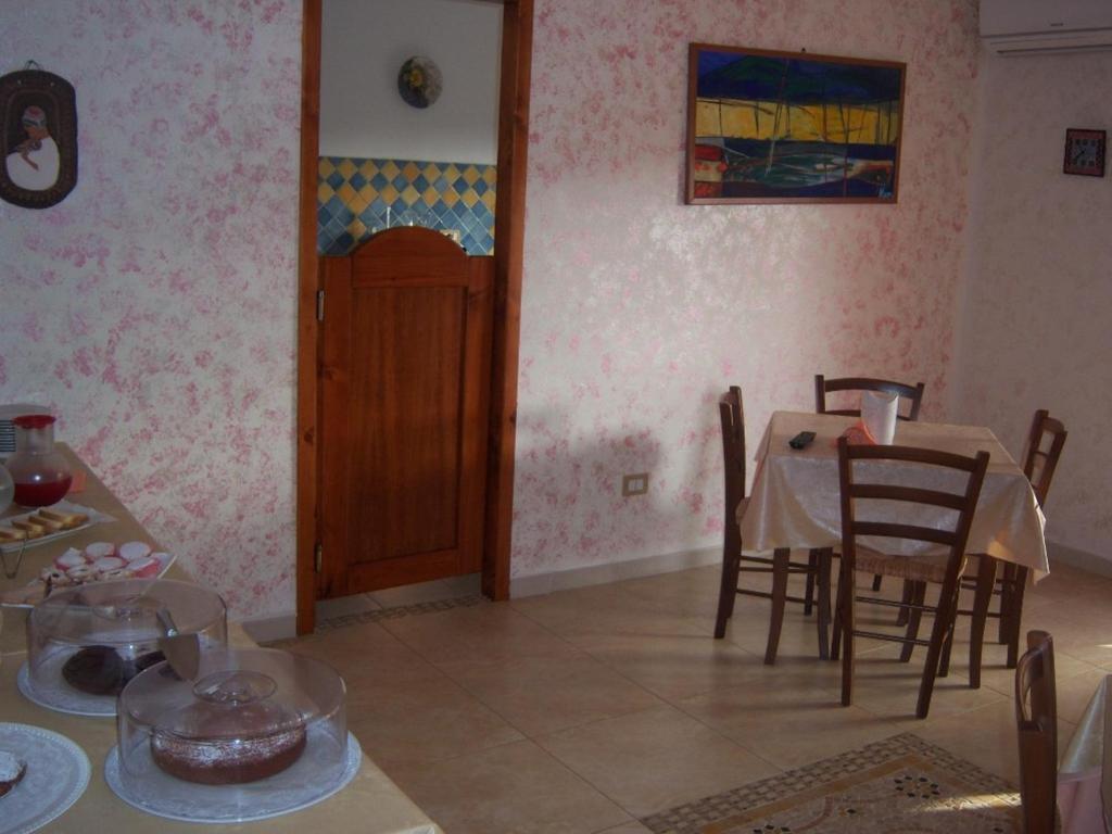 ラ・カレッタ Sa Marina Bed & Breakfast エクステリア 写真