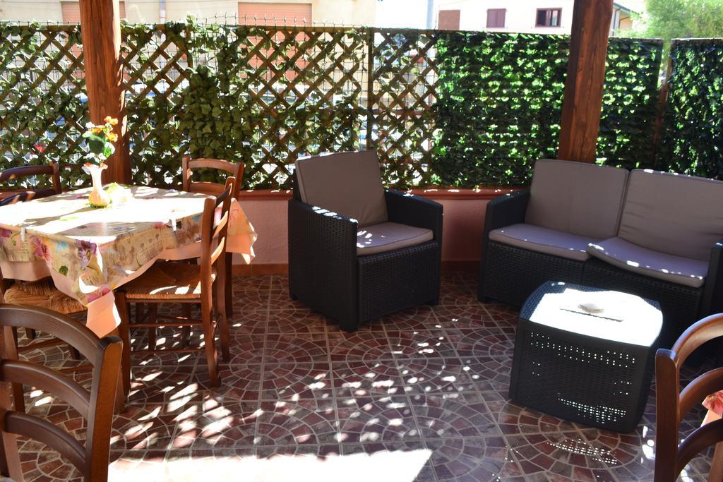 ラ・カレッタ Sa Marina Bed & Breakfast エクステリア 写真